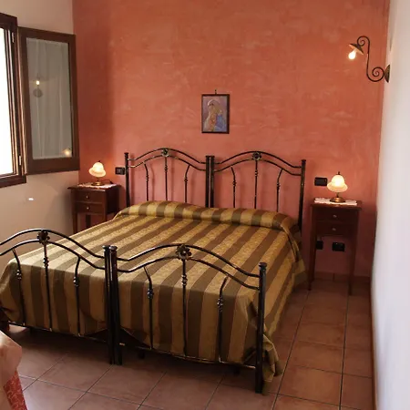 艾拉特费努酒店 住宿加早餐酒店 Acquarica