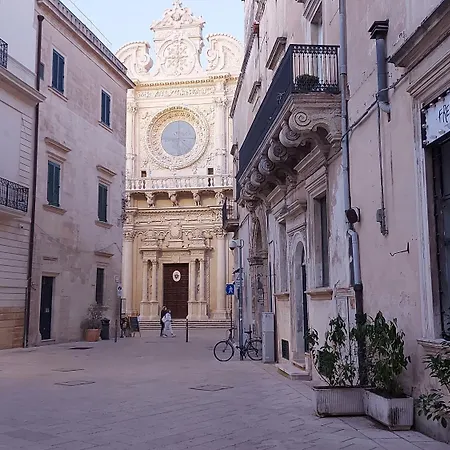艾拉特费努酒店 住宿加早餐酒店
