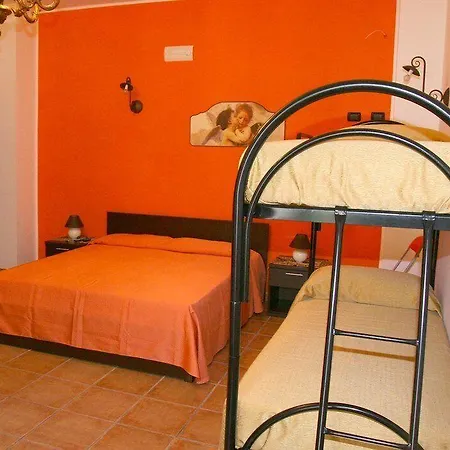 艾拉特费努酒店 3* Acquarica