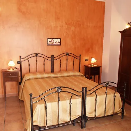 艾拉特费努酒店 3* Acquarica