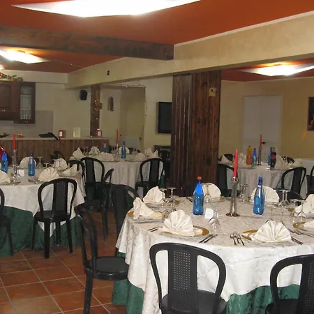 艾拉特费努酒店 住宿加早餐酒店