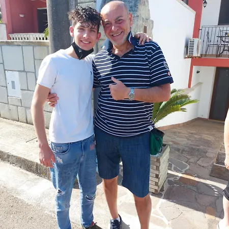 艾拉特费努酒店 住宿加早餐酒店