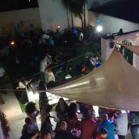 艾拉特费努酒店 住宿加早餐酒店