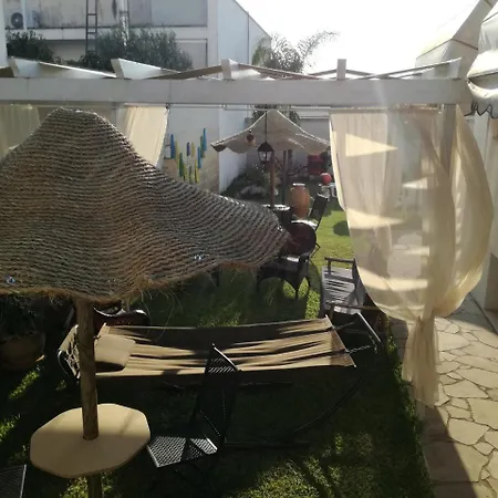 艾拉特费努酒店 3* Acquarica